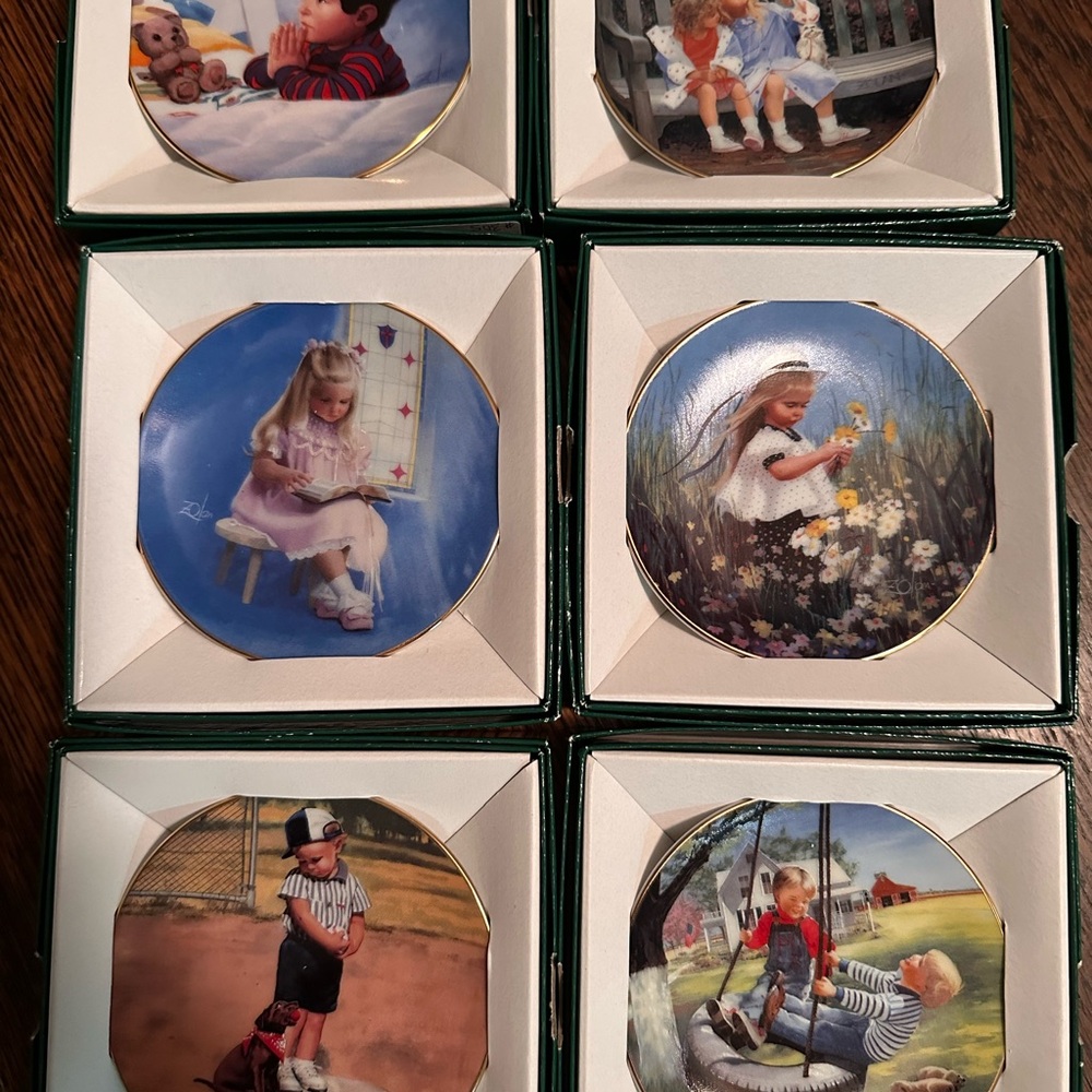 Charming Children's Art Glass Plate Set